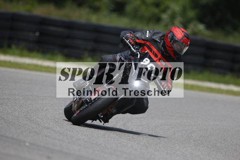 /Archiv-2024/29 12.06.2024 MOTO.CH Track Day ADR/Gruppe blau/90